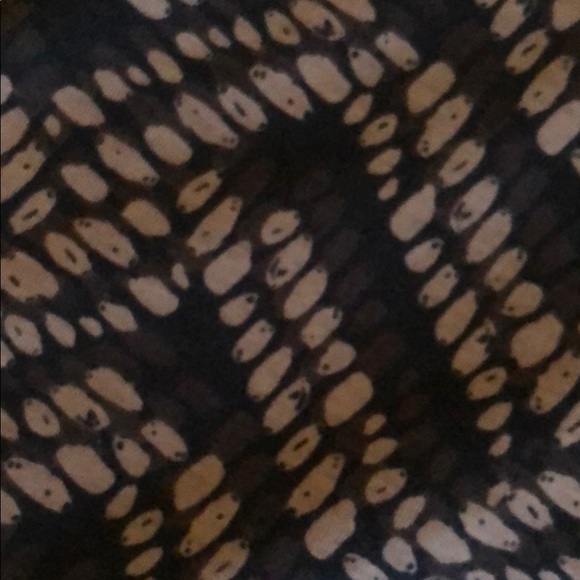 Small Lularoe Julia - Picture 4 of 4